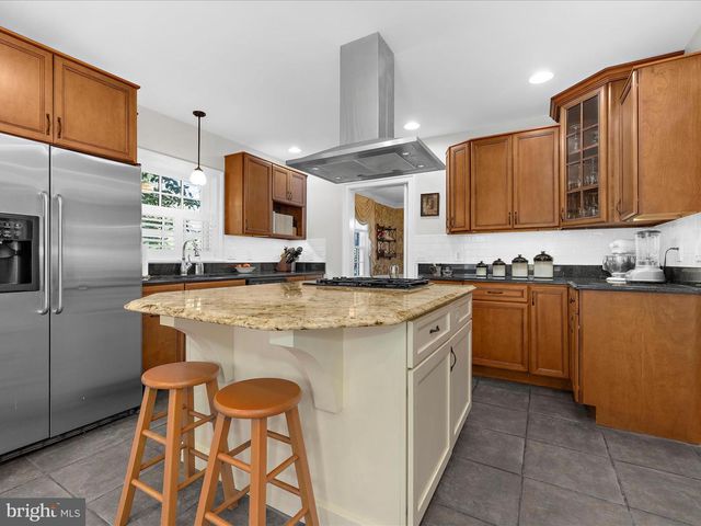 301 WASHINGTON ST S, Easton, MD 21601