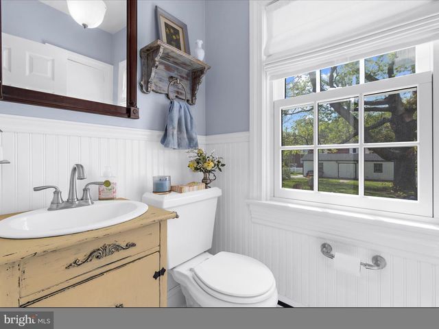 301 WASHINGTON ST S, Easton, MD 21601