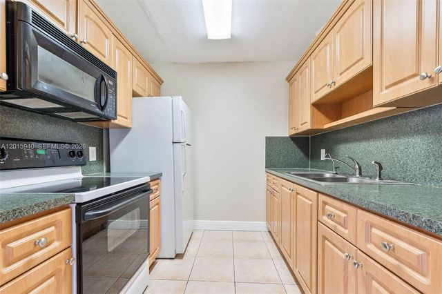 13355 SW 9th Ct 104H, Pembroke Pines, FL 33027
