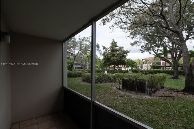 13355 SW 9th Ct 104H, Pembroke Pines, FL 33027