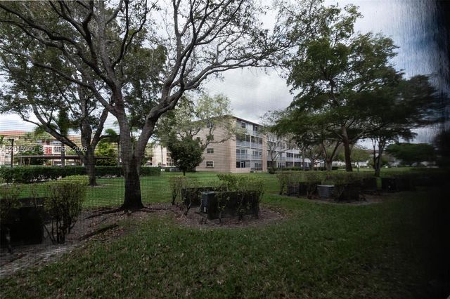 13355 SW 9th Ct 104H, Pembroke Pines, FL 33027