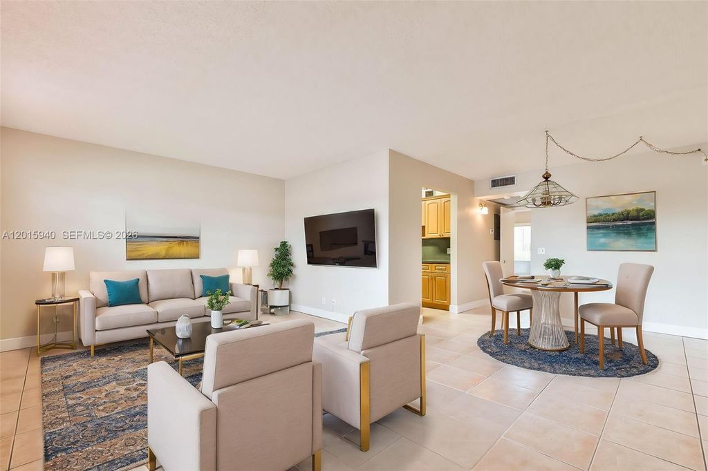 13355 SW 9th Ct 104H, Pembroke Pines, FL 33027