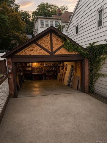 27 Leonard Place, Yonkers, NY 10704