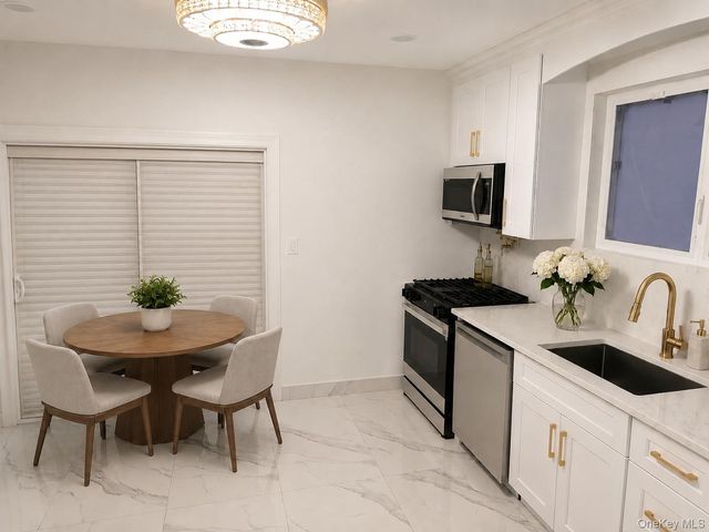 27 Leonard Place, Yonkers, NY 10704