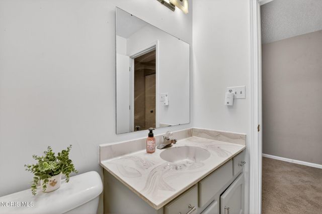 2630 7th Street, Apt B, Maumee, OH 43537
