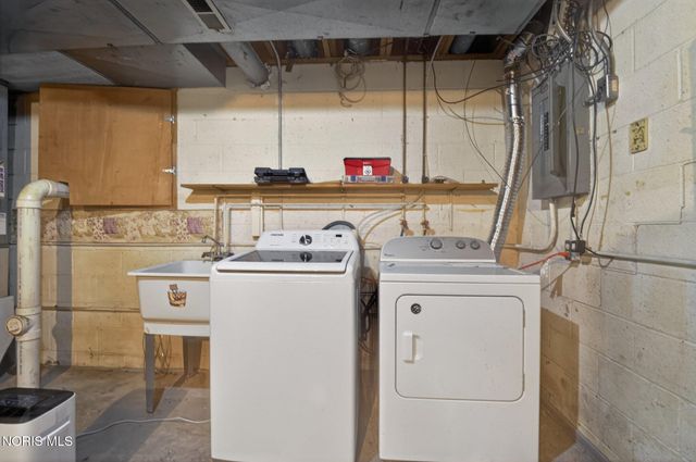 2630 7th Street, Apt B, Maumee, OH 43537