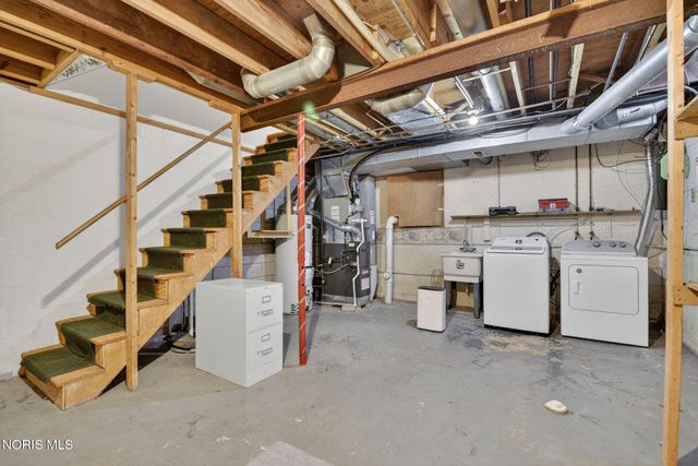 2630 7th Street, Apt B, Maumee, OH 43537
