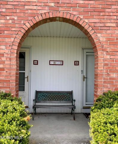 2630 7th Street, Apt B, Maumee, OH 43537