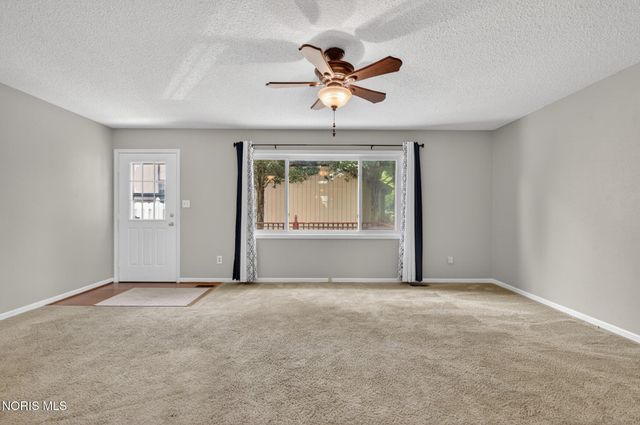 2630 7th Street, Apt B, Maumee, OH 43537