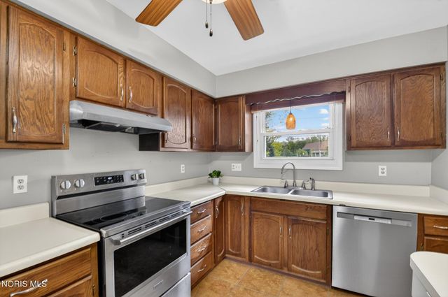 2630 7th Street, Apt B, Maumee, OH 43537