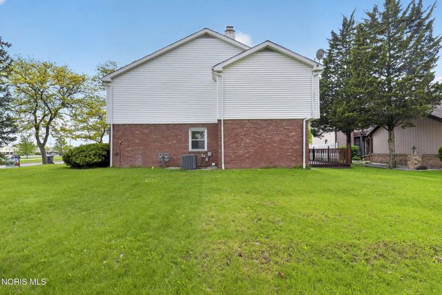 2630 7th Street, Apt B, Maumee, OH 43537