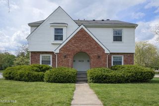 2630 7th Street, Apt B, Maumee, OH 43537