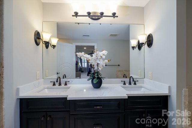 520 E Martin Luther King Jr Boulevard 1104, Charlotte, NC 28202