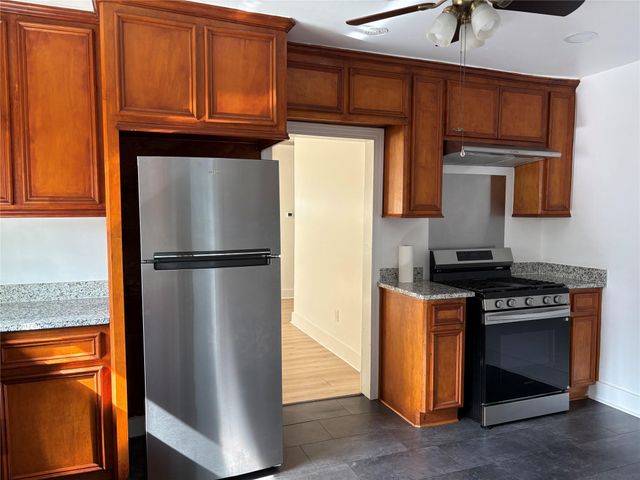 9210 E Avenue O, Houston, TX 77012