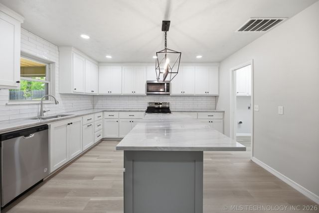 4439 Hillside Drive, Sapulpa, OK 74066