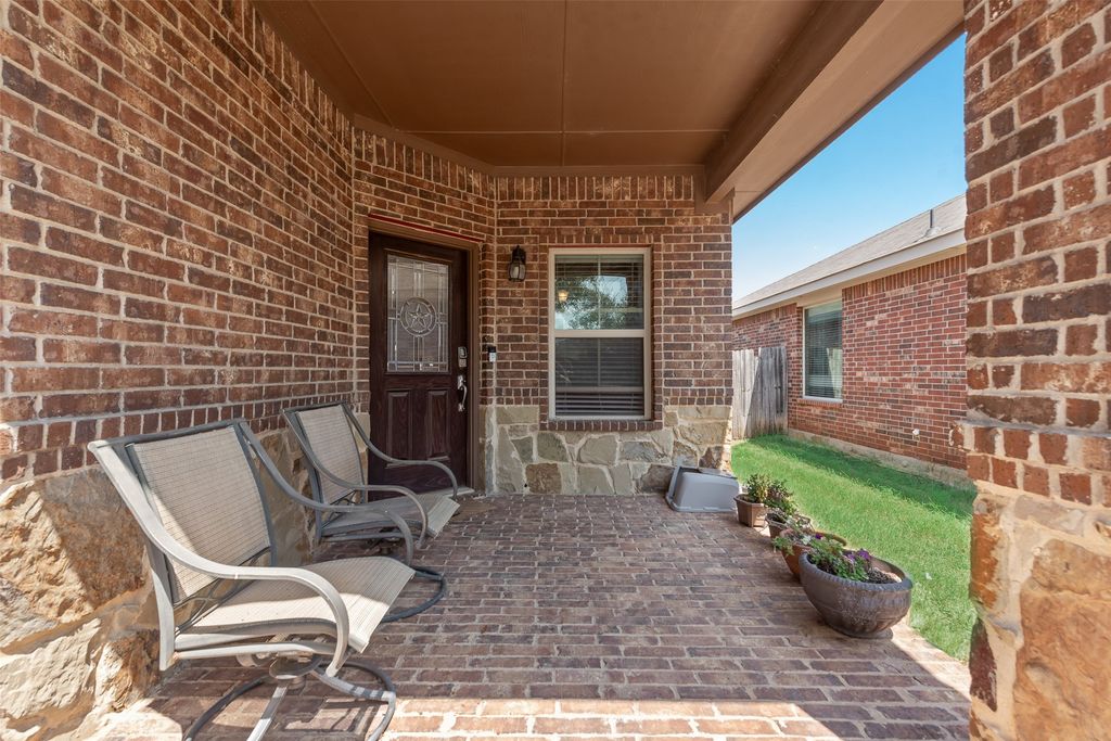 1045 Doe Meadow Drive, Fort Worth, TX 76028 — photo 2