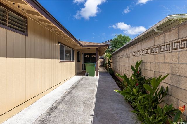 94-490 Palai Street, Waipahu, HI 96797