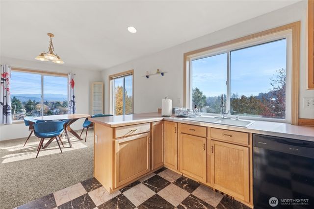 7972 39th Avenue S, Seattle, WA 98118