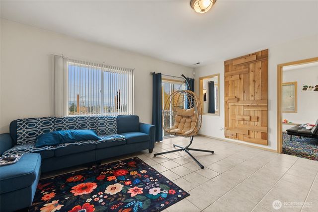 7972 39th Avenue S, Seattle, WA 98118