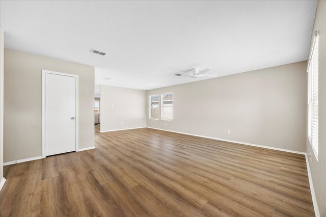 6023 Guilia Drive, Grand Prairie, TX 75052