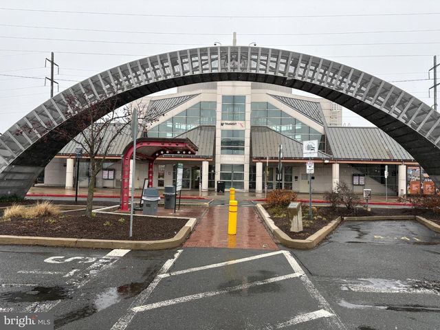 1044 HALIFAX PL, Hamilton, NJ 08619