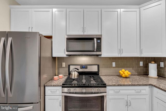 1044 HALIFAX PL, Hamilton, NJ 08619