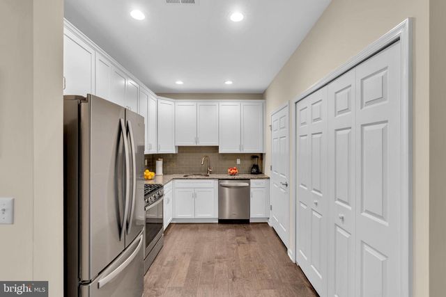 1044 HALIFAX PL, Hamilton, NJ 08619