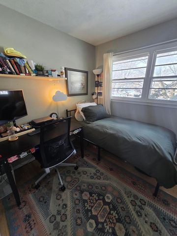 8327 13th Avenue S, Bloomington, MN 55425