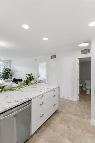 340 Sunset Dr 407, Fort Lauderdale, FL 33301