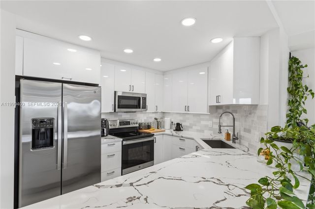 340 Sunset Dr 407, Fort Lauderdale, FL 33301