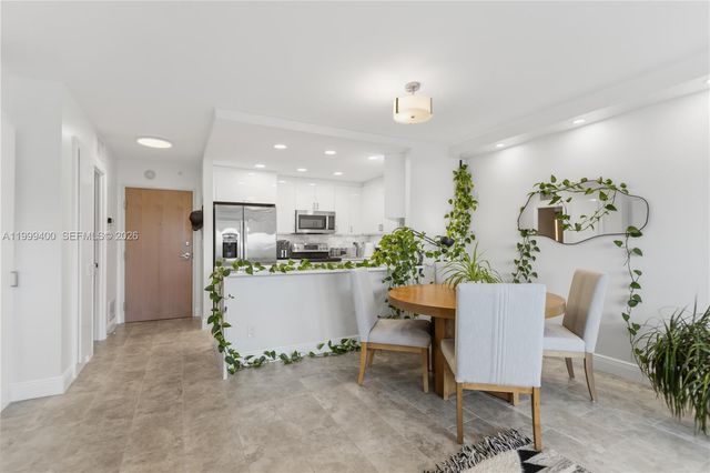 340 Sunset Dr 407, Fort Lauderdale, FL 33301