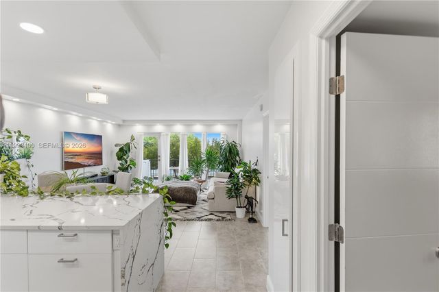 340 Sunset Dr 407, Fort Lauderdale, FL 33301