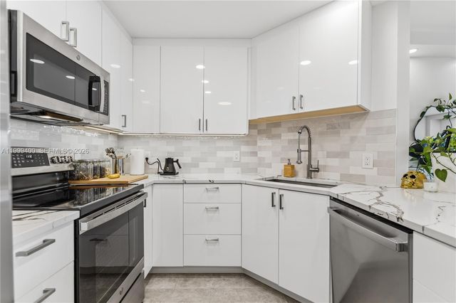 340 Sunset Dr 407, Fort Lauderdale, FL 33301