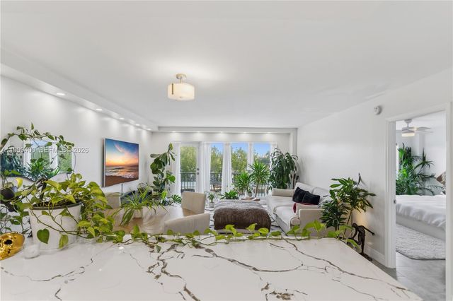 340 Sunset Dr 407, Fort Lauderdale, FL 33301