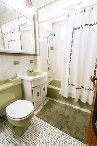 98 Harlow St, Arlington, MA 02474