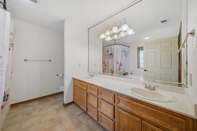 1152 Mcnutt Road, Franklin, TX 77856