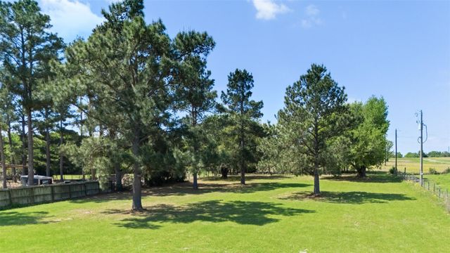 1152 Mcnutt Road, Franklin, TX 77856