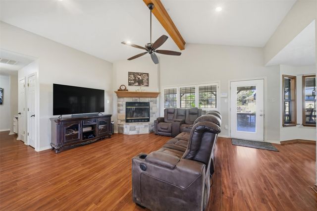 1152 Mcnutt Road, Franklin, TX 77856