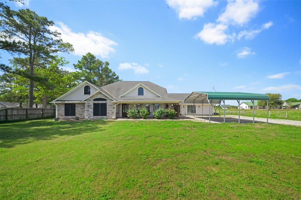 1152 Mcnutt Road, Franklin, TX 77856