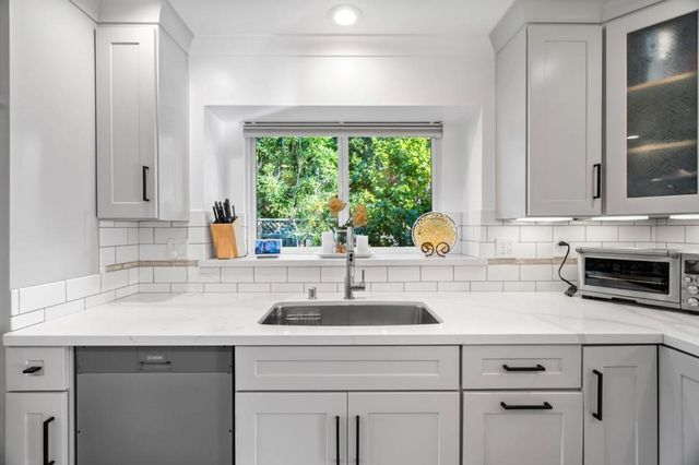 878 Miranda Green Street, Palo Alto, CA 94306