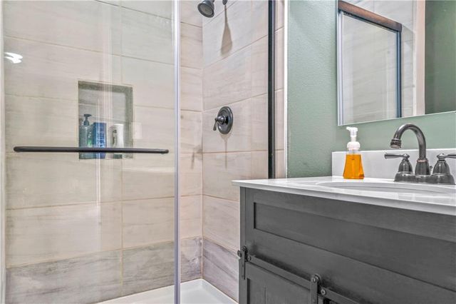 233 W 5th Street, Adrian, MO 64720