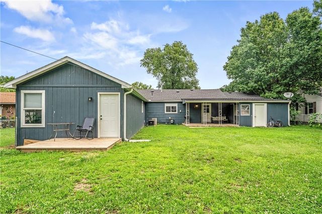 233 W 5th Street, Adrian, MO 64720