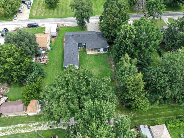 233 W 5th Street, Adrian, MO 64720