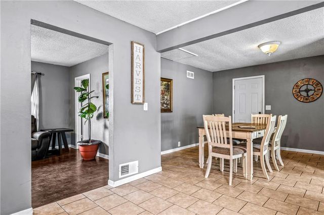 233 W 5th Street, Adrian, MO 64720