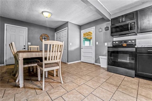 233 W 5th Street, Adrian, MO 64720