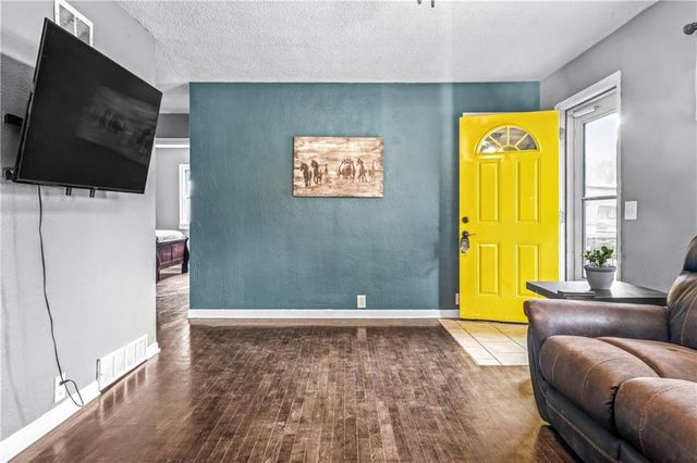 233 W 5th Street, Adrian, MO 64720