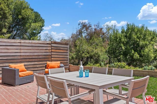 2632 Claray Drive, Los Angeles, CA 90077