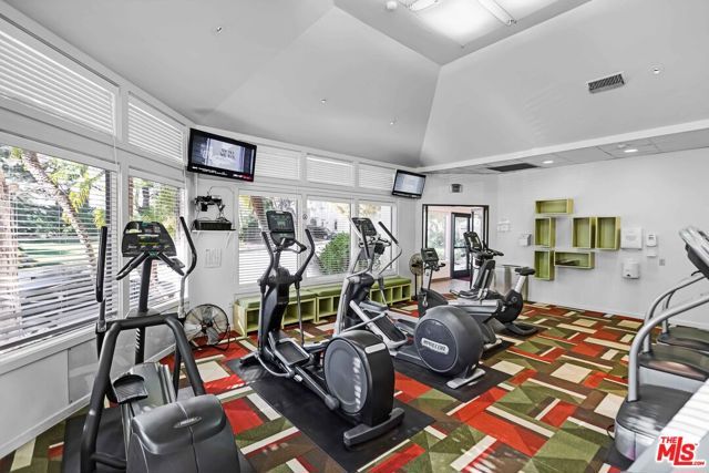 2632 Claray Drive, Los Angeles, CA 90077