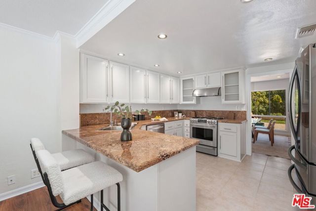 2632 Claray Drive, Los Angeles, CA 90077