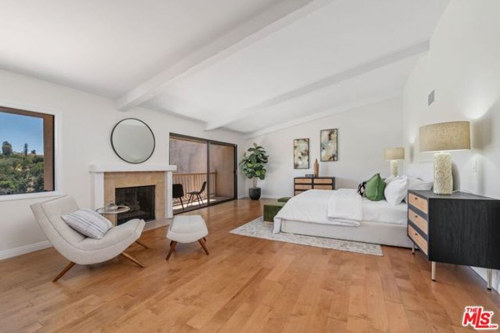 2632 Claray Drive, Los Angeles, CA 90077